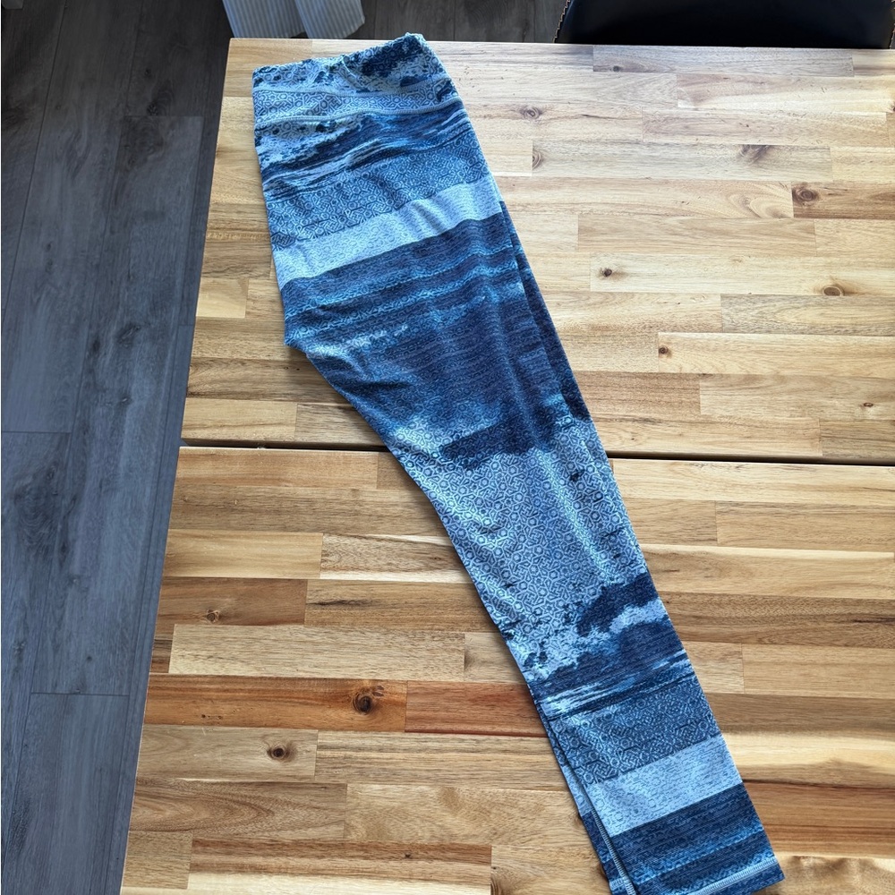 Lucy Blue Patterned Leggings